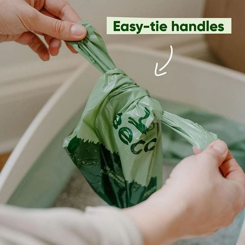 easy-tie handles, plastic bag, folded bag, green bag, garbage bag