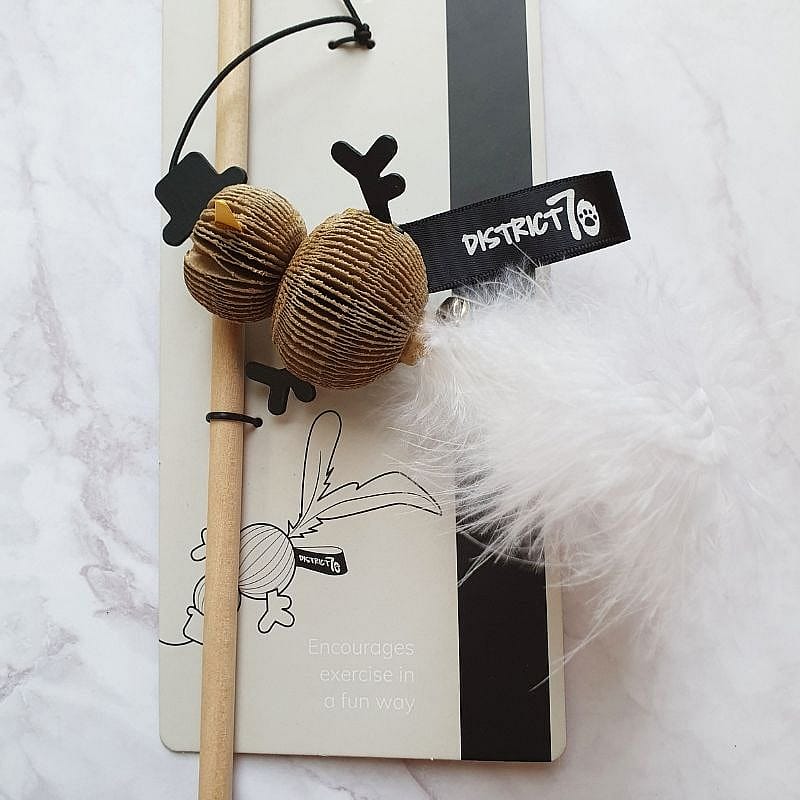 District 70 Cat Wand Toy Limited Edition ''Kerst'' Kat Snowman