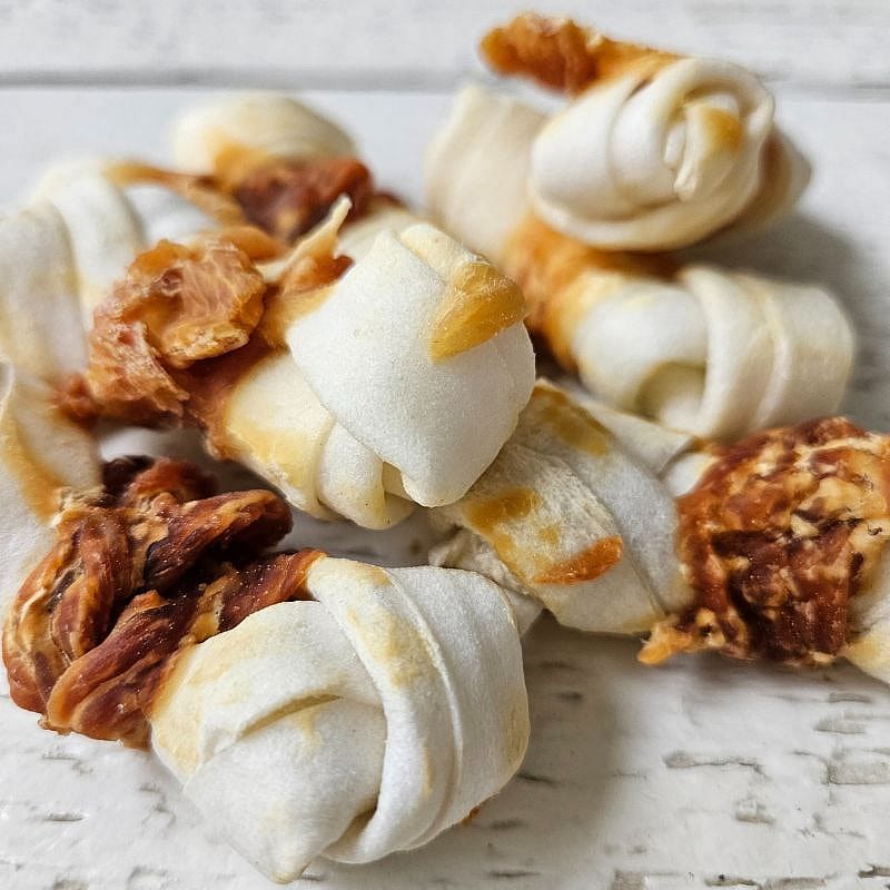 Dierapotheker Wit Buffelhuid Knoop met Kip Hond 7 x 8 cm