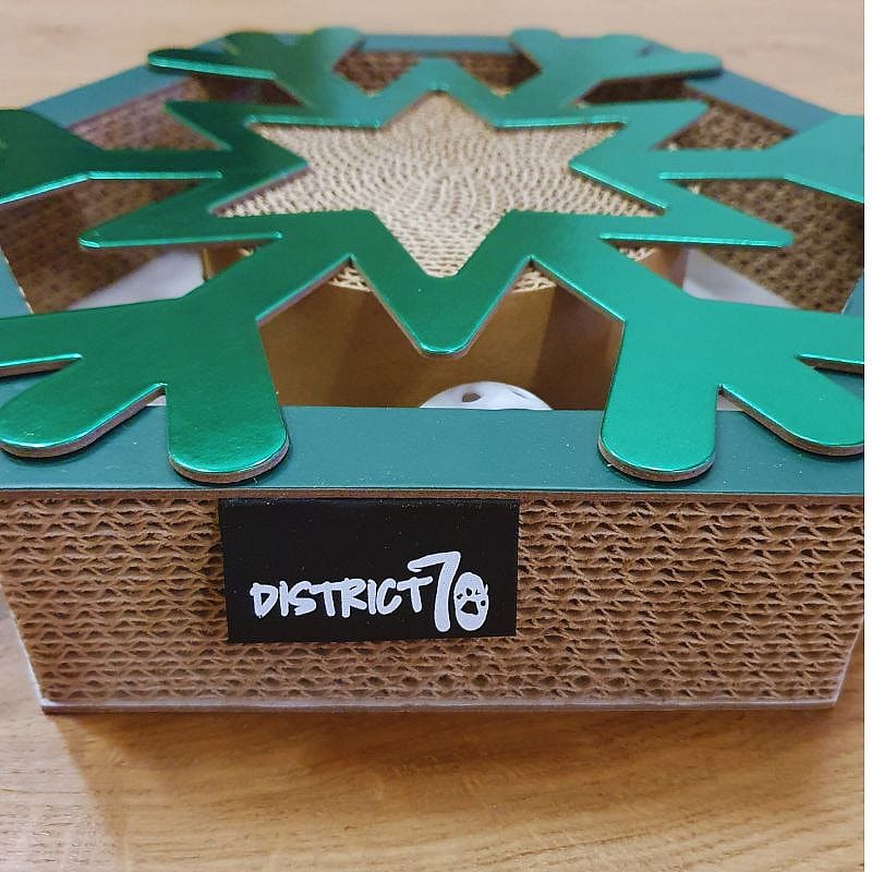 District 70 Snowflake Limited Edition ''Kerst'' Kat