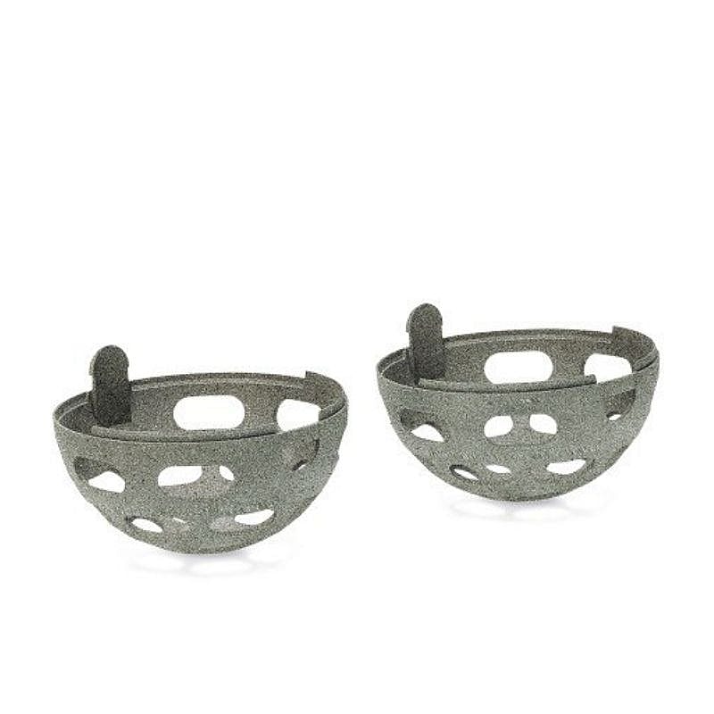 kroegjes, wandhaak, haarringen?, koolhaas?, beker-achtig