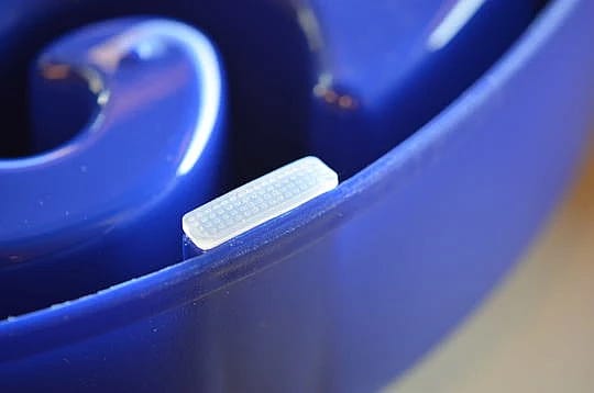 Anti-Slip Pootjes Eat Slow Live Longer Original Voerbak